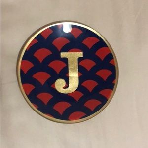 Decorative plate, letter initial j
